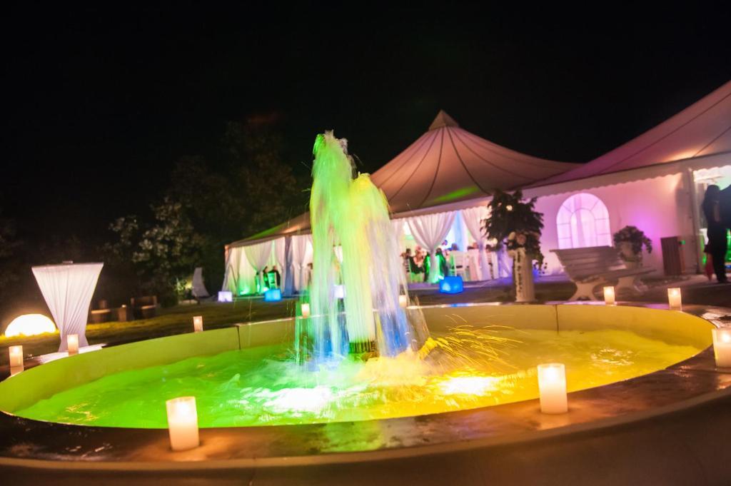 Hotel Magura Verde Бакэу Экстерьер фото